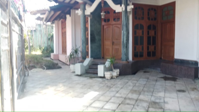 VILLA FOR SALE IN GREAT LOCATION DENPASAR