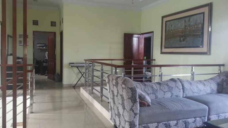 Dijual Rumah Bagus Di Jl Canna, Bukit Nusa Indah, Tangerang Selatan