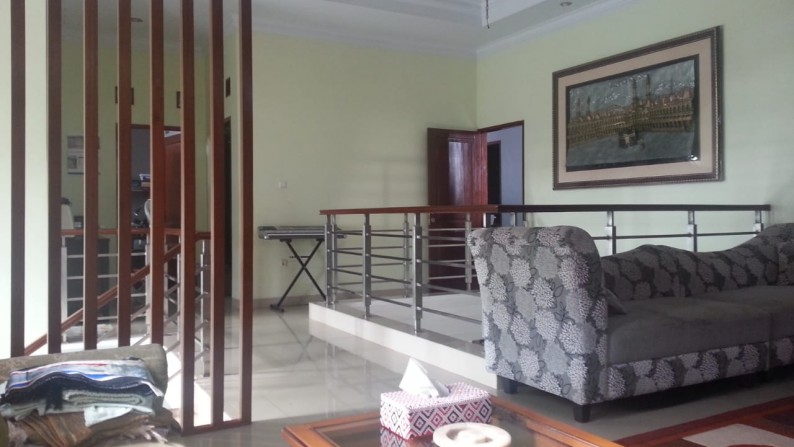 Dijual Rumah Bagus Di Jl Canna, Bukit Nusa Indah, Tangerang Selatan