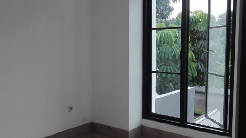 TURUN HARGA !! Rumah Siap Huni, Exterior Elegan & Nyaman di Jl Beruang, Bintaro