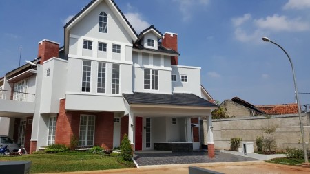 Rumah Mewah,cantik,dalam cluster di Bintaro Jaya 9