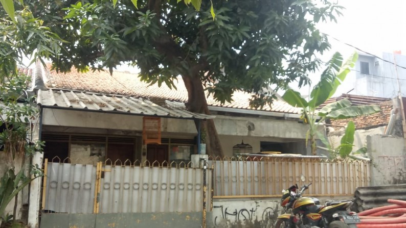 Dijual Rumah Dengan Kondisi Apa Adanya dan Lokasi Strategis @Kramat Jaya Baru, Jakarta Pusat