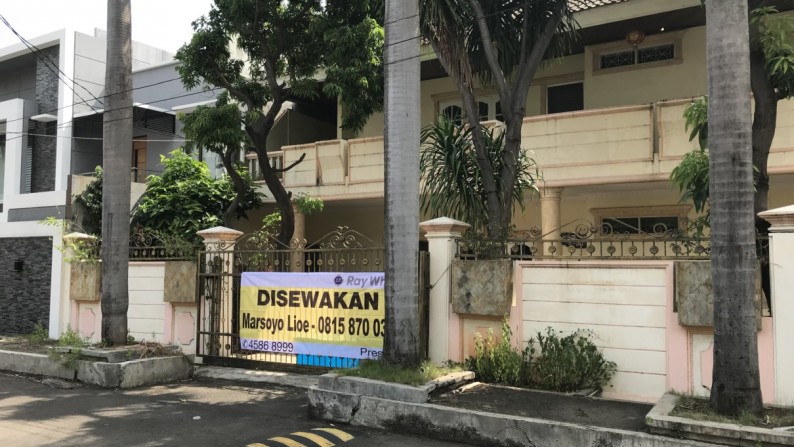 Disewakan rumah hoek di Muara Karang