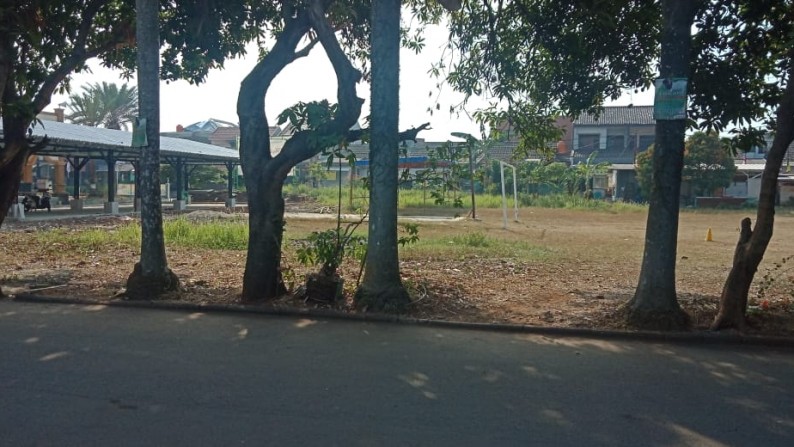 Rumah hitung tanah row jalan besar di Permata Pamulang