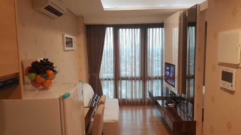 Studio apartment with high quality furnishing in Capitol Suites Jakarta Pusat