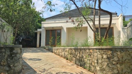 Rumah Siap Huni, Hunian Nyaman dan Asri @River Park, Bintaro