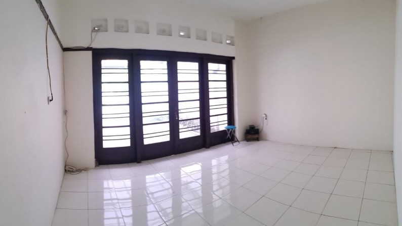 Disewakan 1 unit Rumah Di Jl Supratman Bandung