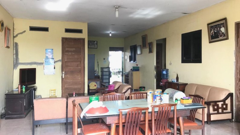 RUmah Hitung Tanah, Lokasi Pinggir Jalan, dan Strategis @Aria Putra, Ciputat