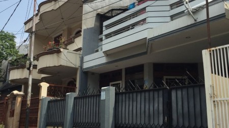 Rumah bagus 2 lantai , Lokasi Ok ,Harga nego di Cipinang Jakarta Timur