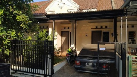 Dijual rumah harga miring,lokasi strategis di Villa Melati Mas Serpong Tangerang Banten.