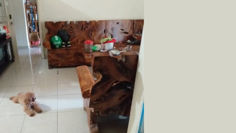 Dijual rumah harga miring,lokasi strategis di Villa Melati Mas Serpong Tangerang Banten.