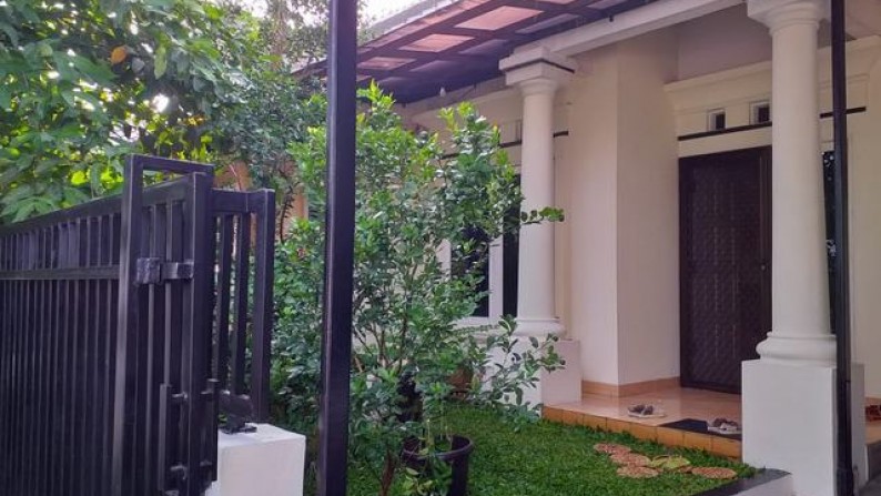 Dijual rumah harga miring,lokasi strategis di Villa Melati Mas Serpong Tangerang Banten.