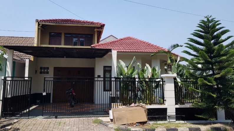 Rumah 1, 5 Lantai Asri di Kawasan Cinere