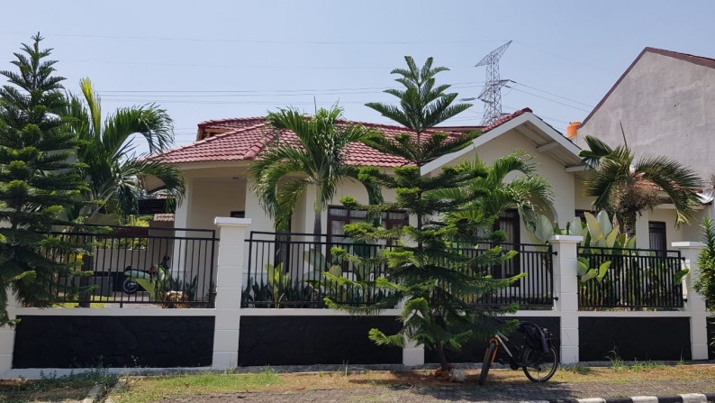 Rumah 1, 5 Lantai Asri di Kawasan Cinere