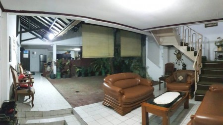 Rumah dengan 9 Kamar di Buah Batu