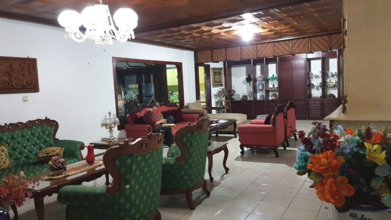 Rumah dengan 9 Kamar di Buah Batu