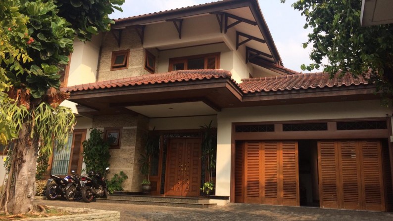 Rumah Cantik dan Asri di Lebak Bulus