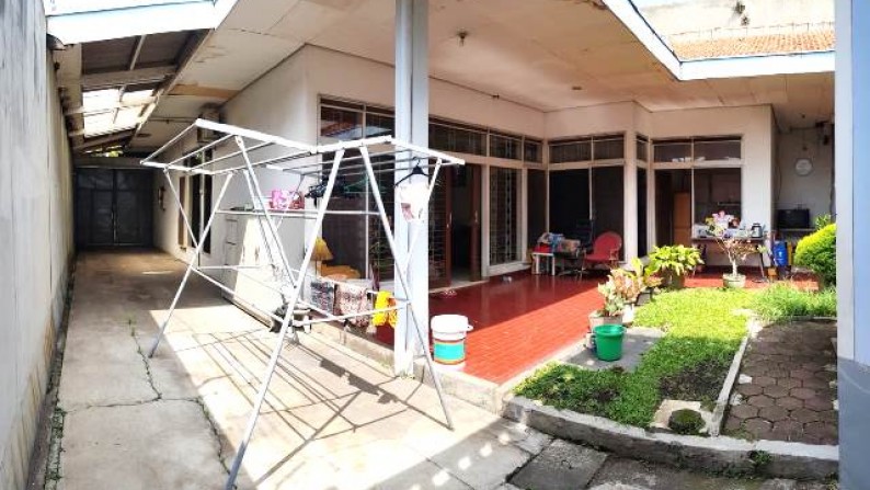 Rumah Nyaman Halaman Luas di Kopo Bihbul Bandung Selatan