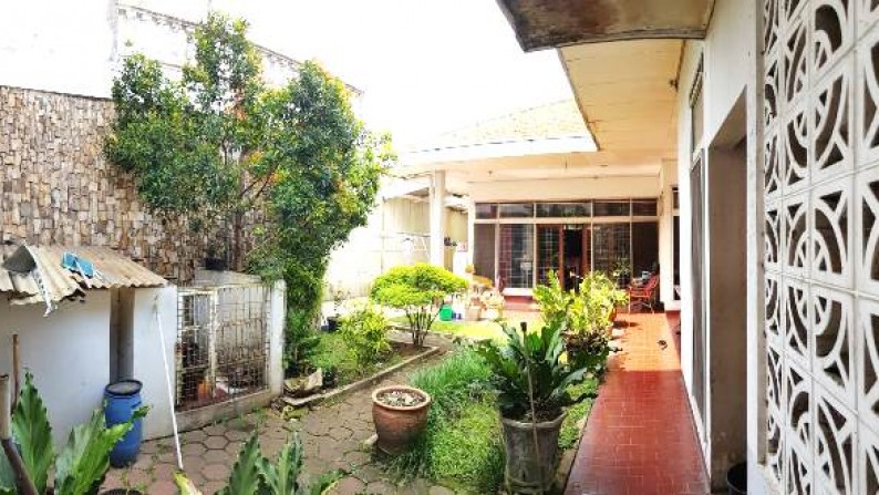 Rumah Nyaman Halaman Luas di Kopo Bihbul Bandung Selatan