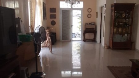 Rumah Siap Huni, Halaman Belakang Bagus, dan Hunian Nyaman @Bintaro