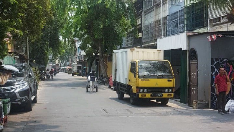 Di Jual Ruko 3.5 , Jamblang raya. Jembatan lima