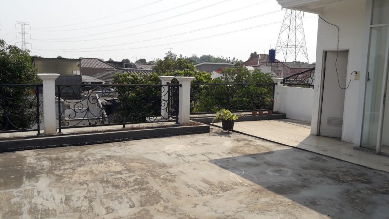 Rumah bagus siap huni di mertilang bintaro sektor 9