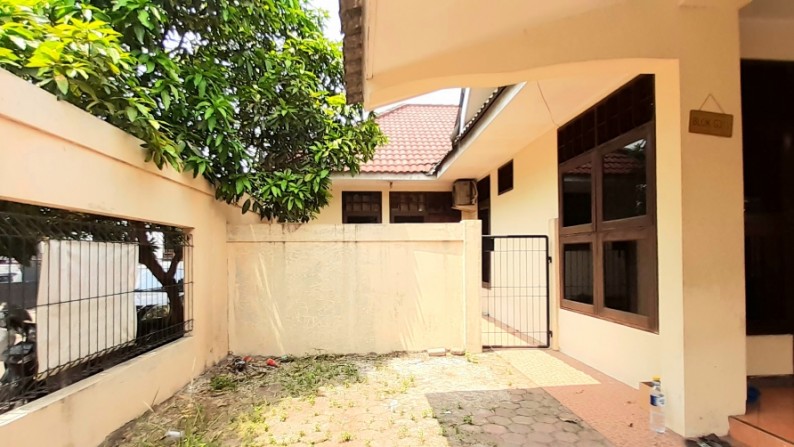 Rumah lama Hook hitung tanah di Bintaro luas 150m harga 1,15M nego sampai DEAL