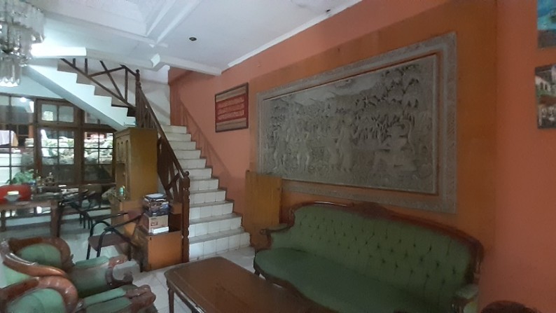 Rumah Uniq Gaya Bali di Kawasan Bintaro luas 367m Harga 2,8M nego, MURAAH!!!