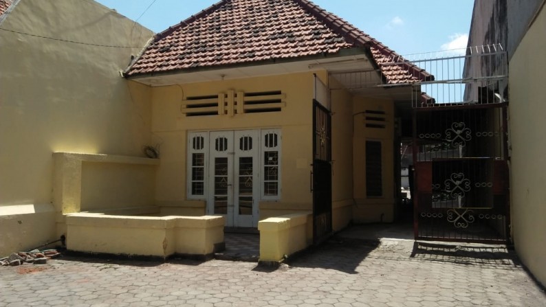 Rumah jalan Trunojoyo Dr Soetomo Surabaya cocok untuk usaha