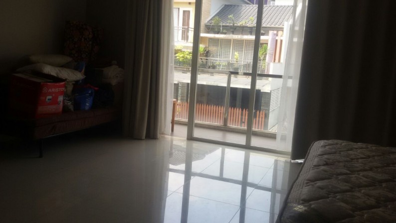 HOT SALE !! RUmah Split Level, Siap Huni dan Hunian Nyaman @Bintaro