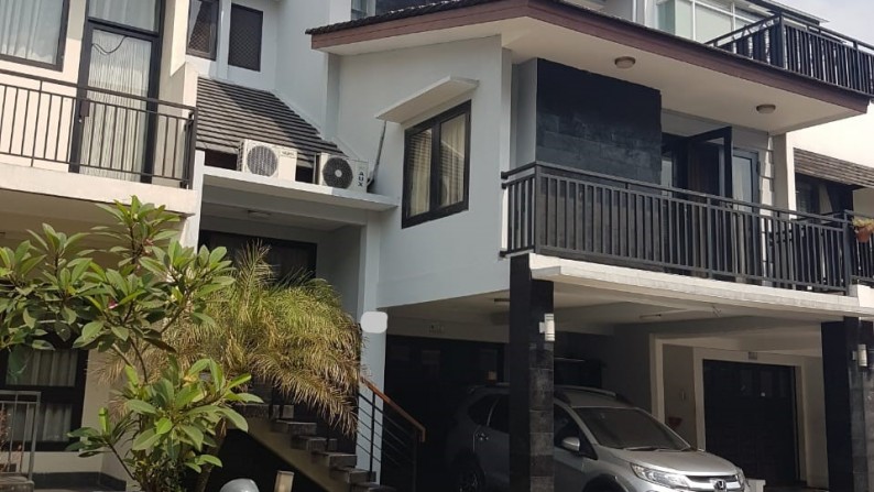 Rumah Siap Huni, Exterior Elegan, dan Hunian Nyaman @Tanah Kusir