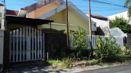 Rumah ciamik 2 lantai Dharmahusada Indah