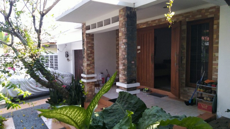 Rumah Sangat Asri di Cinere