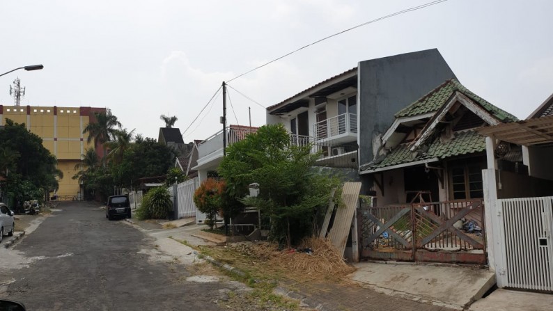 Jual Rumah Tua Hitung Tanah Puri Cinere....