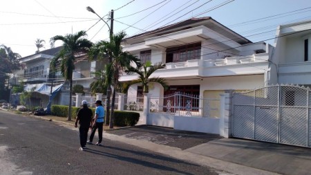 Rumah besar,siap huni di Cinere