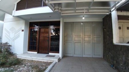 Rumah semi furnished Singgasana Pradana