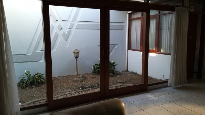 Rumah semi furnished Singgasana Pradana