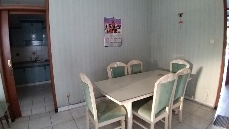 Rumah semi furnished Singgasana Pradana