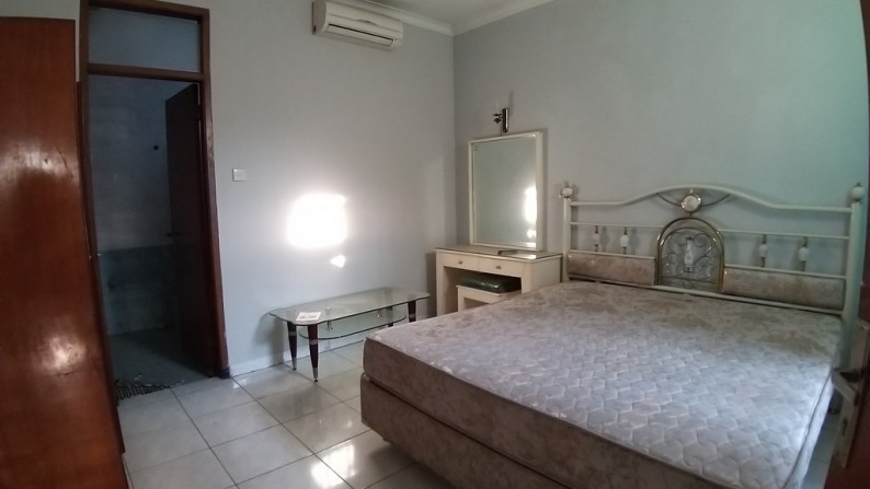 Rumah semi furnished Singgasana Pradana