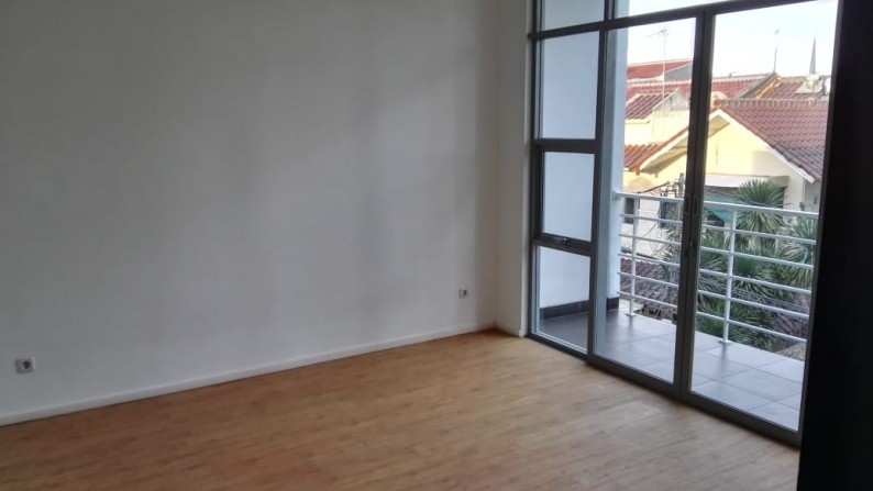 Dijual Town House di Pondok Indah