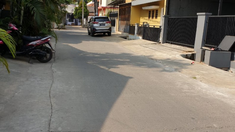 Rumah siap huni,jalan lebar di Taman Mangun Indah Pondok Aren