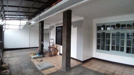 Rumah tengah kota sayap Pasirkaliki , dekat Istana Plaza (IP)