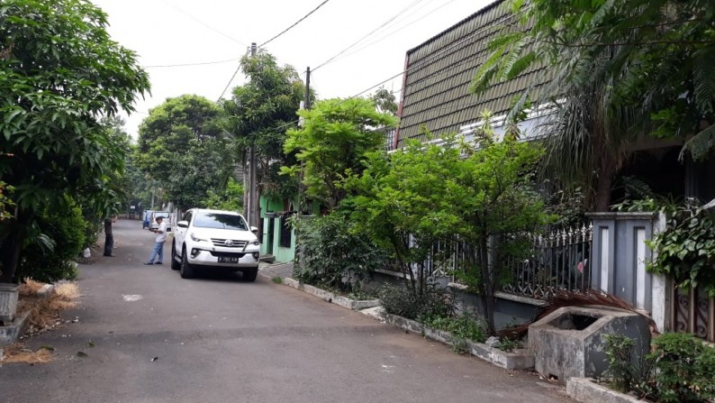 Rumah Asri Di Perumahan Cinere