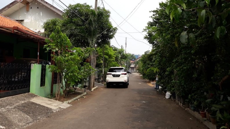 Rumah Asri Di Perumahan Cinere