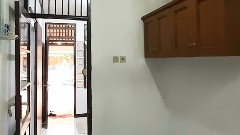 Rumah siap huni 1Lantai di Sektor V Bintaro luas 120m, harga 2M nego