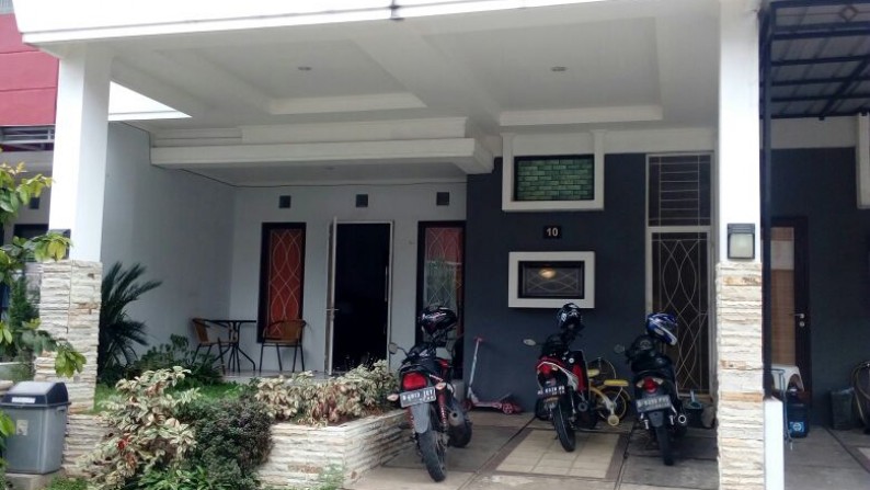 Rumah Di JL. Palem golf cluster madrid palem semi karawaci Tangerang