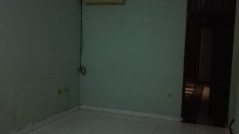 Dijual Rumah Dengan Kondisi Apa Adanya dekat STAN Bintaro