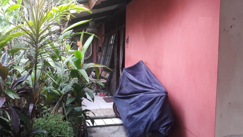 Rumah untuk kost2an depan STAN, Pondok Jaya