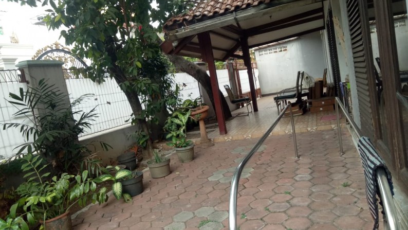 Rumah Posisi HOOK, Lokasi Strategis dan Dalam Komplek Hankam, Joglo