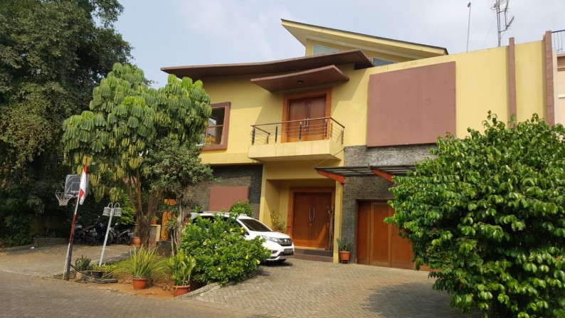 Dijual Rumah Bagus Di Jl Safir Kemang Pratama, Bekasi